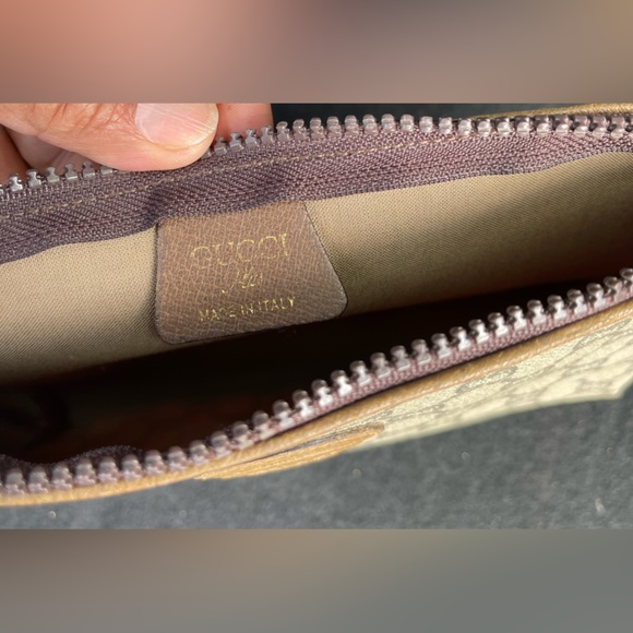Authentic Vintage Gucci Plus Pouch - Picture 6 of 6